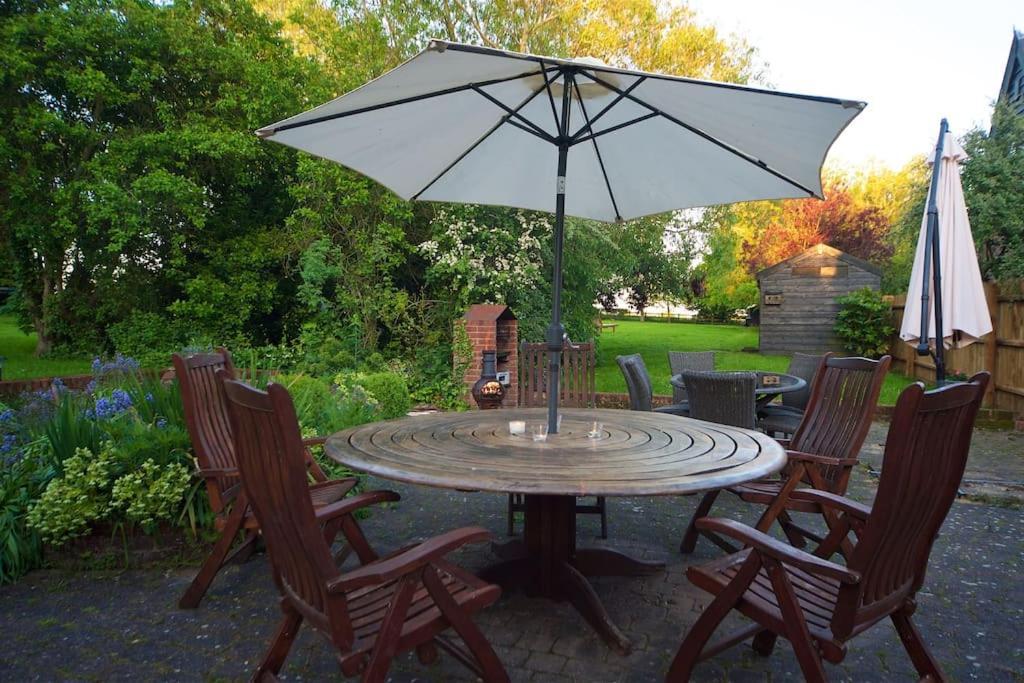 Stunning Barn Conversion Ideal For Large Families Bildeston ภายนอก รูปภาพ