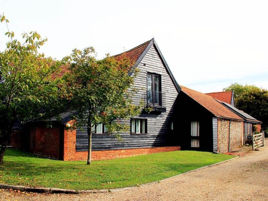 Stunning Barn Conversion Ideal For Large Families Bildeston ภายนอก รูปภาพ