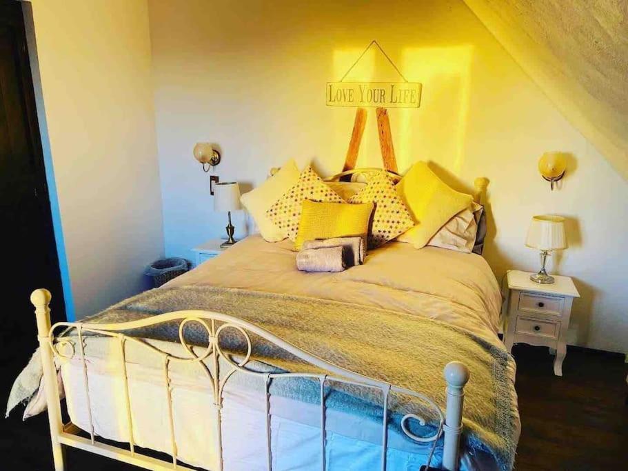 Stunning Barn Conversion Ideal For Large Families Bildeston ภายนอก รูปภาพ