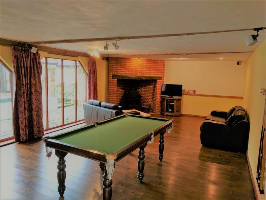 Stunning Barn Conversion Ideal For Large Families Bildeston ภายนอก รูปภาพ