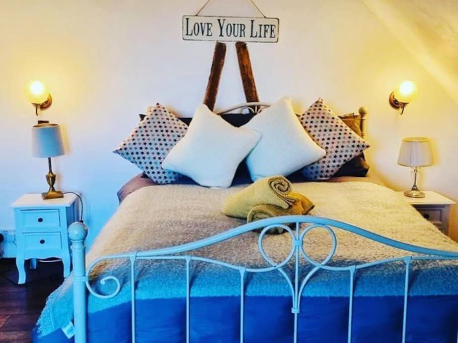 Stunning Barn Conversion Ideal For Large Families Bildeston ภายนอก รูปภาพ